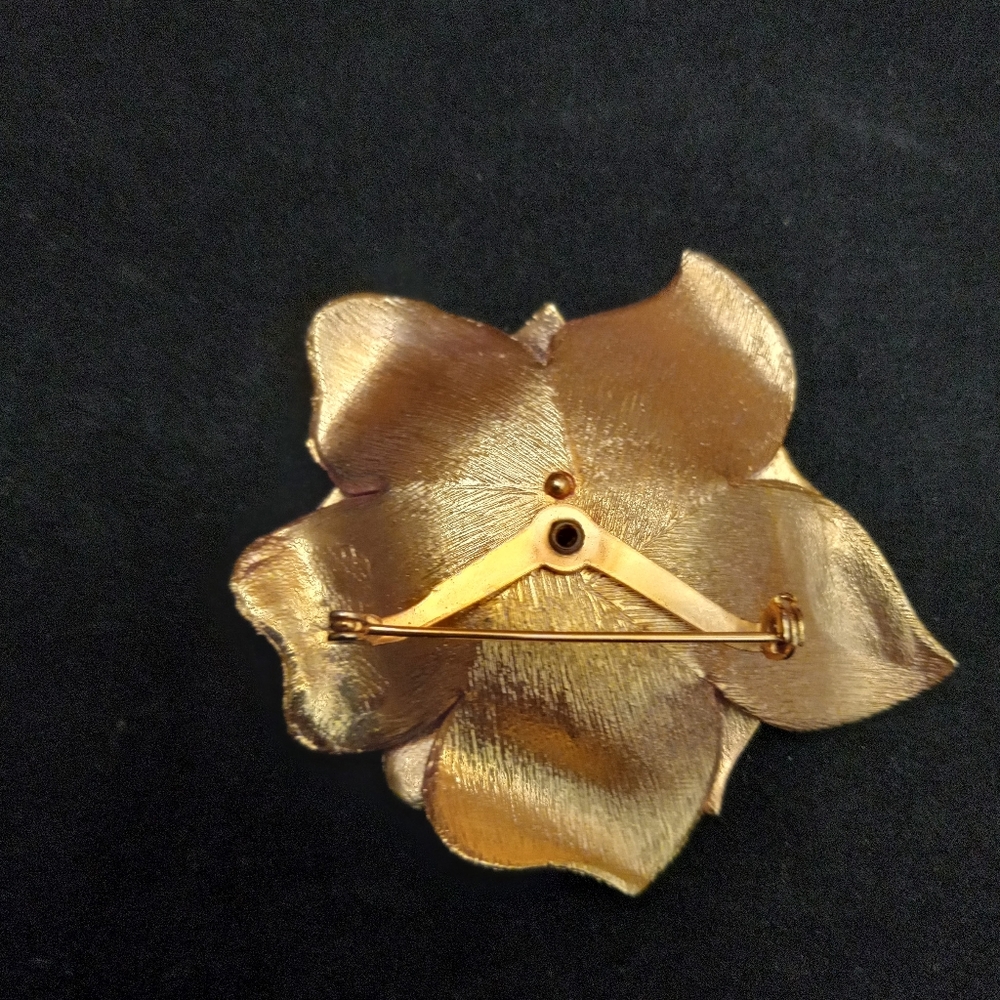 Pink Enamel and Rhinestone Flower Brooch - Picture 4 of 12